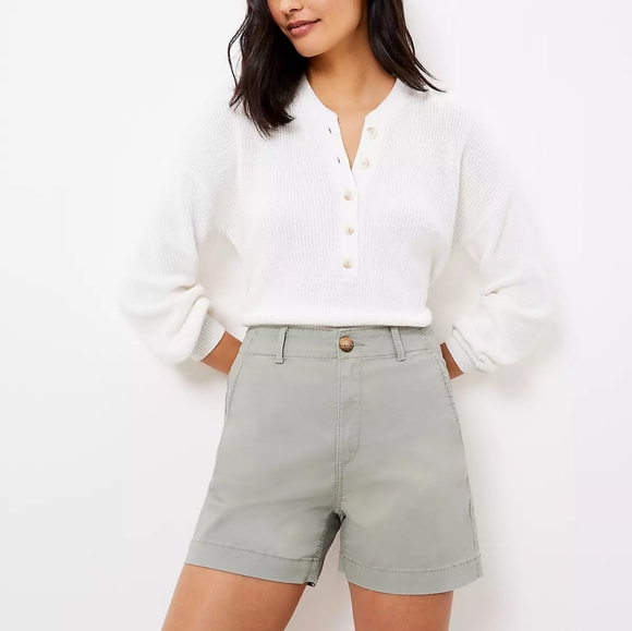 LOFT Pants - NWOT LOFT Olive Green Washed Twill Shorts Size 4 🌿